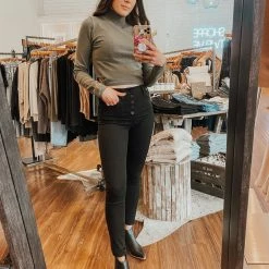 Unpublished Ella Super High Rise Skinny Jeans In Noir