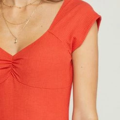 Entro The Justine Ribbed Short Sleeve Top