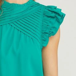 Entro The Caper Kelly Green Ruffled Collar Top